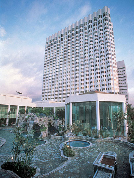 Manila Diamond Hotel & Resort