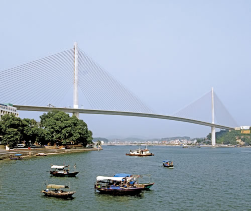 Bai Chay Bridge